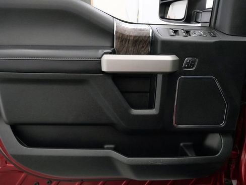 Used 2019 Ford F250 Lariat w/ Lariat Ultimate Package AWD/4WD image 13