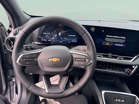 New 2026 Chevrolet Equinox LT w/ Convenience Package II image 17