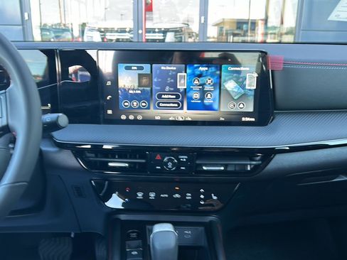 New 2026 Nissan Kicks SR w/ Cold Weather Package image 22