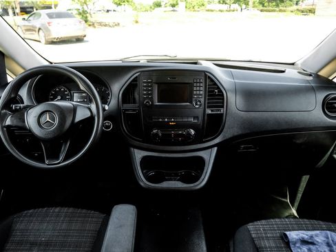 Used 2018 Mercedes-Benz Metris image 15