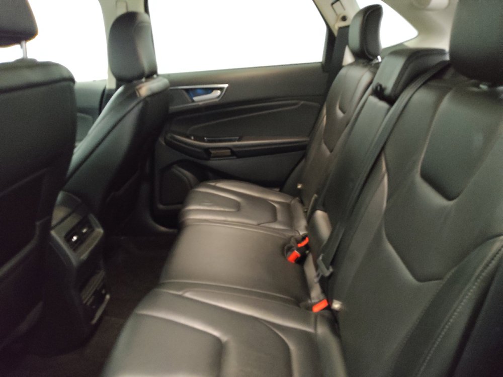 Used 2020 Ford Edge Titanium AWD/4WD image 18
