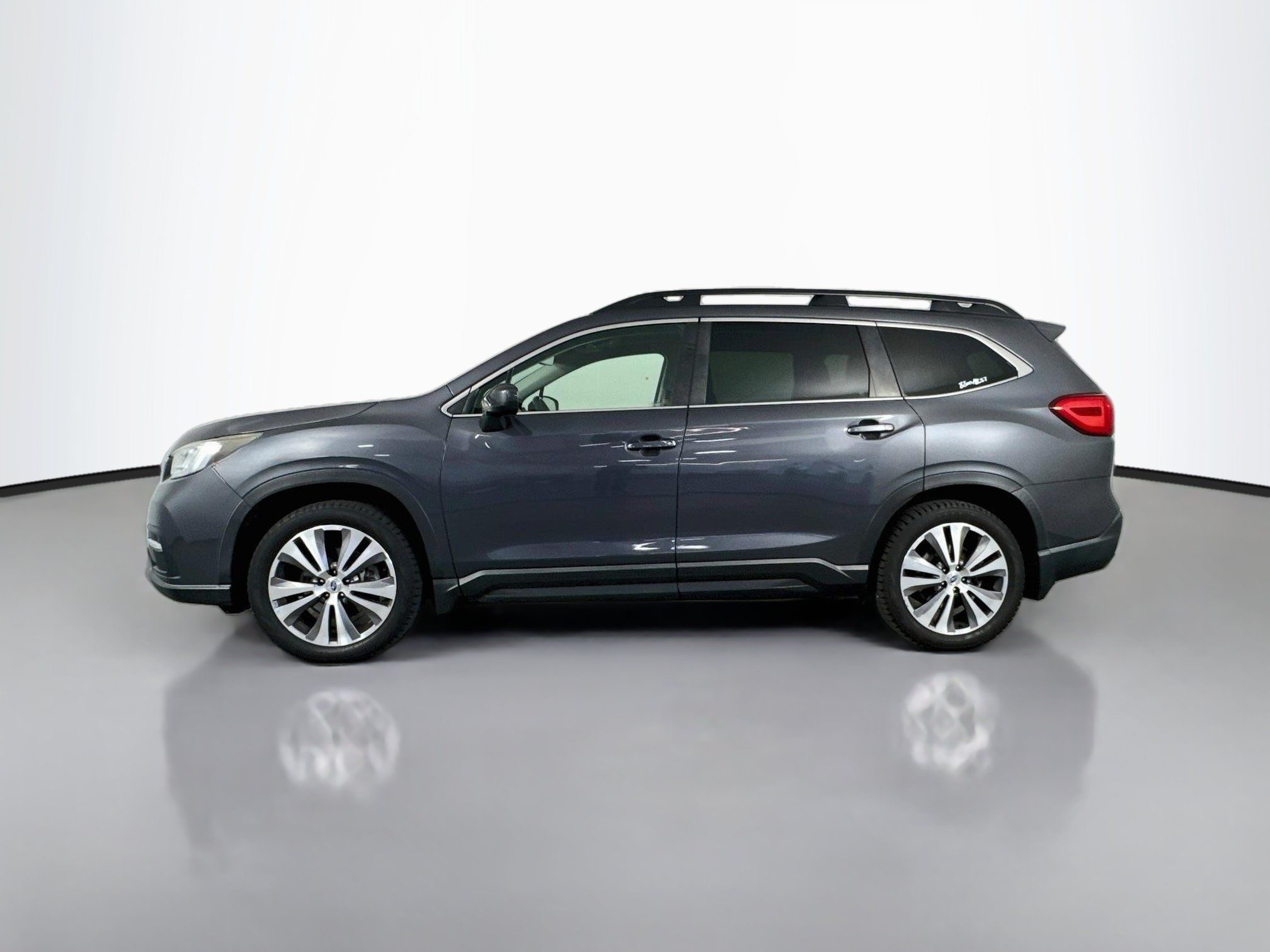 Used 2019 Subaru Ascent Premium AWD/4WD image 4