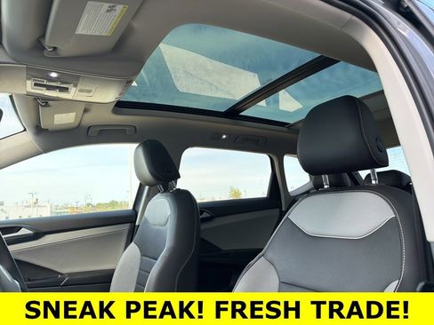 Used 2023 Volkswagen Taos SEL image 9