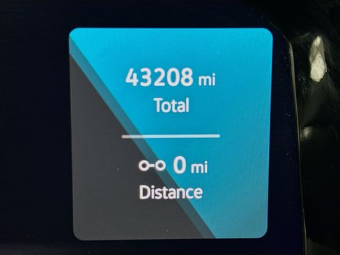 Used 2024 Volkswagen Atlas Cross Sport SE image 19