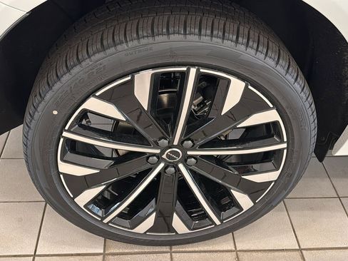 New 2026 Volvo XC60 B5 Ultra w/ Protection Package Premier AWD/4WD image 31