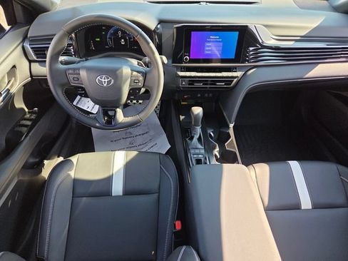 Used 2026 Toyota Camry SE w/ Convenience Package FWD image 8