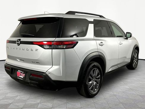 Used 2022 Nissan Pathfinder SV AWD/4WD image 6