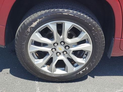 Used 2020 Chevrolet Traverse Premier w/ LPO, Cargo Package FWD image 7