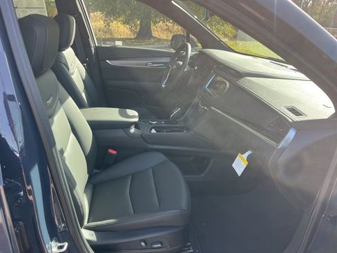 New 2025 Cadillac XT6 Luxury image 35