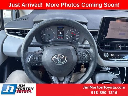 Used 2023 Toyota Corolla LE image 11