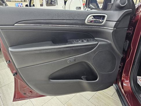Used 2019 Jeep Grand Cherokee Limited image 37