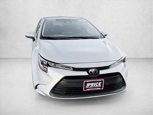 Used 2024 Toyota Corolla LE image 3