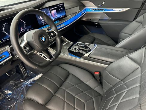Certified 2023 BMW 760i xDrive image 4