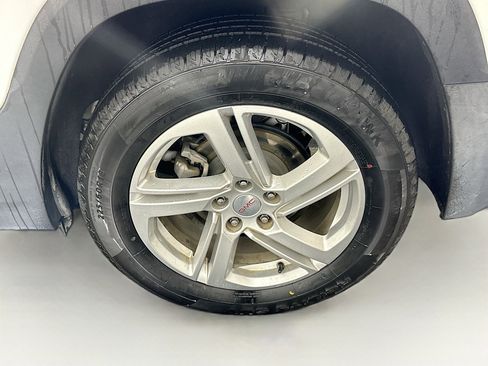 Used 2018 GMC Terrain SLE w/ Driver Convenience Package image 11