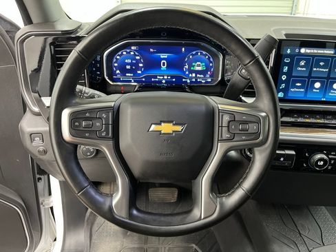 Used 2025 Chevrolet Silverado 1500 LT w/ Safety Package AWD/4WD image 18