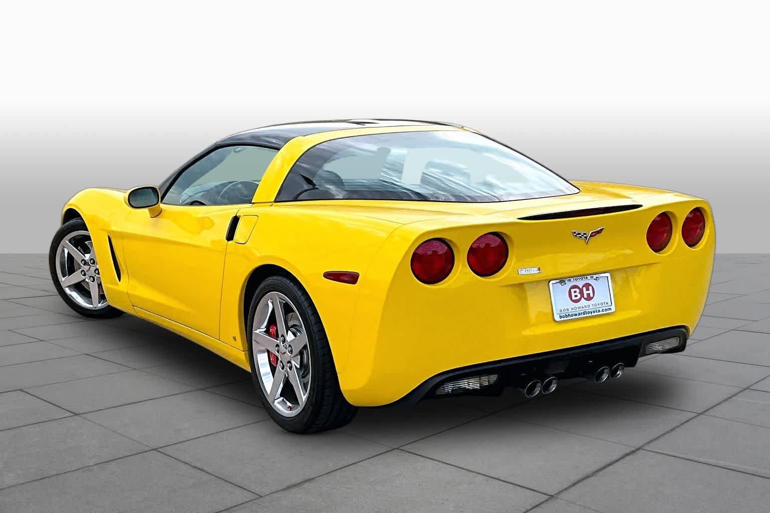 Used 2007 Chevrolet Corvette Coupe w/ Preferred Equipment Group RWD image 11