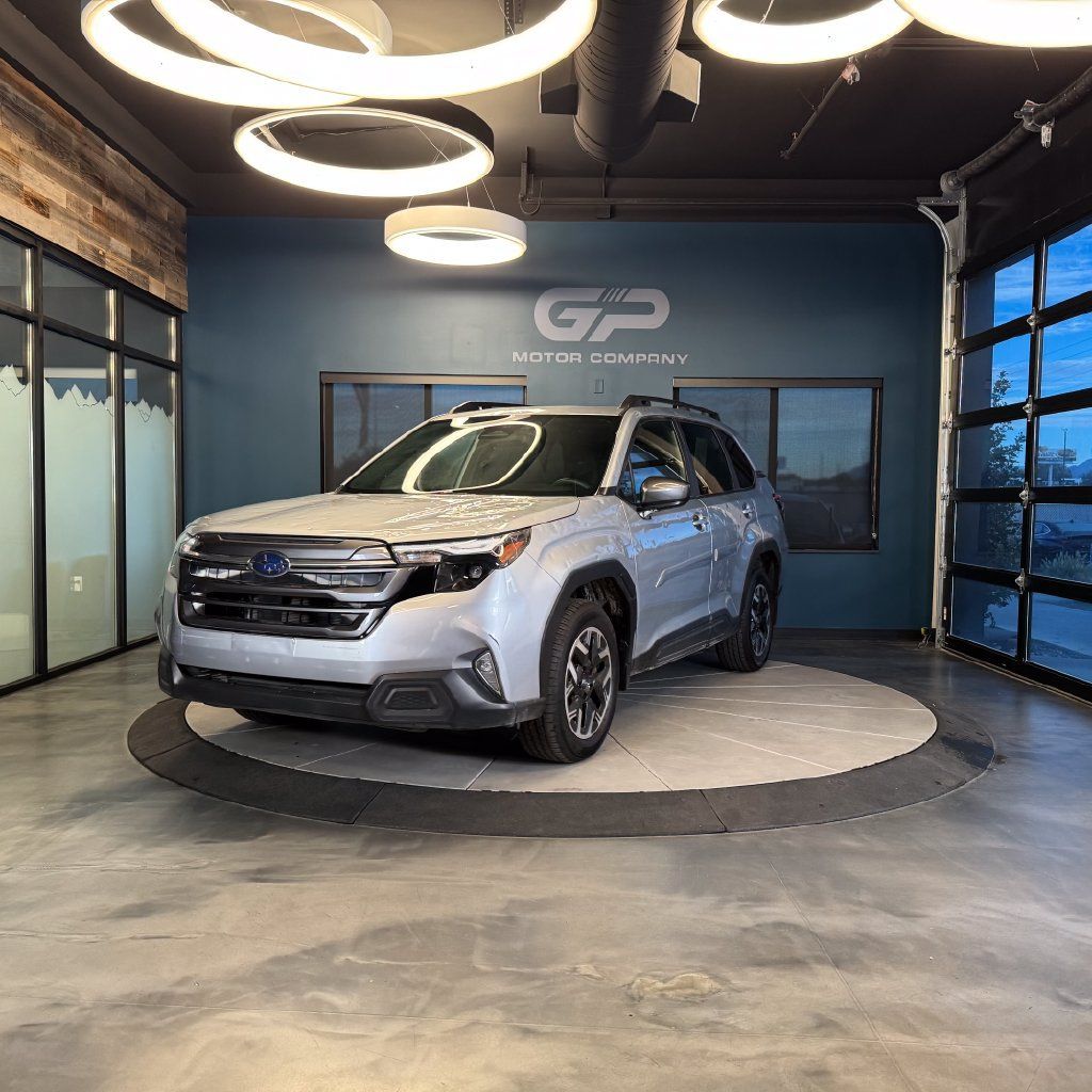 Used 2025 Subaru Forester Premium AWD/4WD image 7