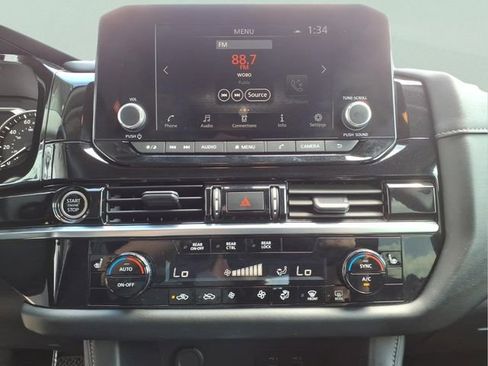 Used 2023 Nissan Pathfinder SV AWD/4WD image 18