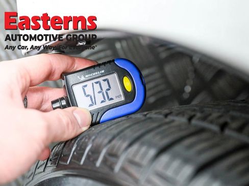 Used 2022 Toyota Prius LE image 24