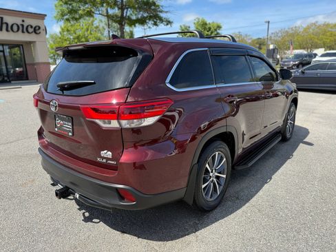 Used 2018 Toyota Highlander XLE image 7