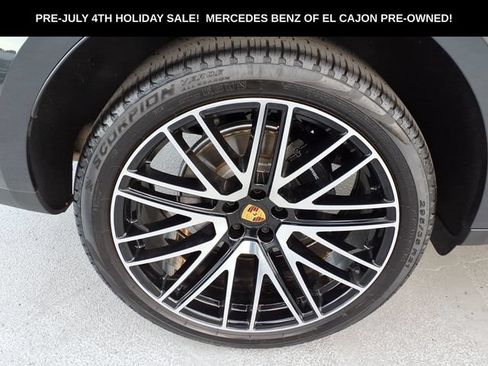 Used 2026 Porsche Macan AWD/4WD image 26