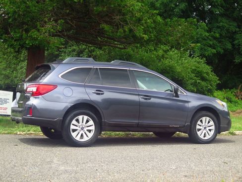 Used 2016 Subaru Outback 2.5i Premium AWD/4WD image 4