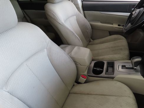 Used 2011 Subaru Outback 2.5i Premium AWD/4WD image 24