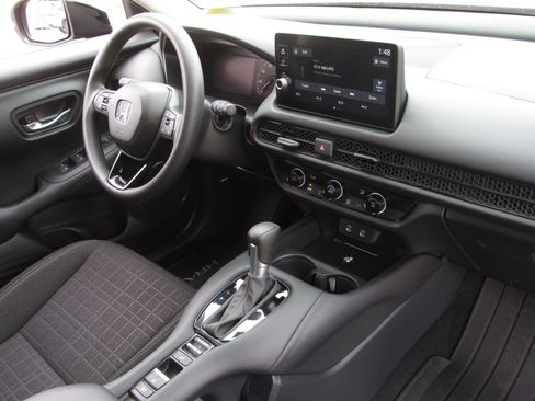 Used 2026 Honda HR-V LX image 9