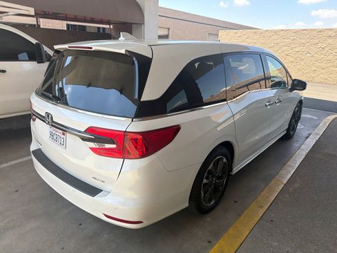 Used 2022 Honda Odyssey Elite image 4
