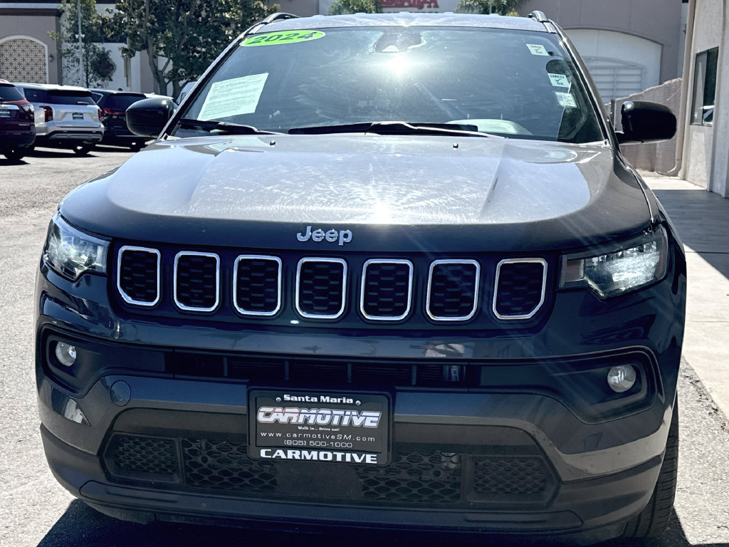 Used 2024 Jeep Compass Latitude AWD/4WD image 9