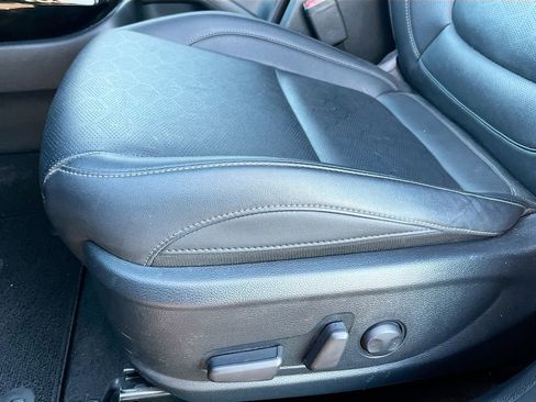 Used 2024 Kia Seltos EX image 19