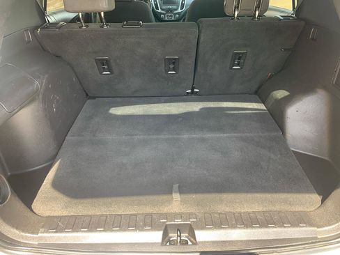 Used 2020 Chevrolet Equinox LT w/ LPO, Blackout Package image 18