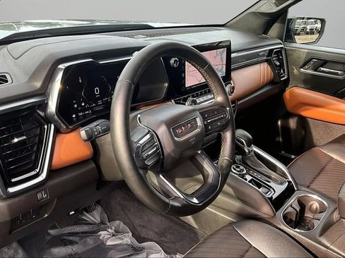 Used 2023 GMC Canyon AT4 w/ AT4 Premium Package AWD/4WD image 12
