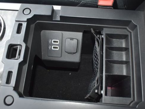 Used 2016 Ford Expedition Limited image 36