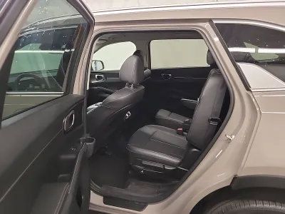 Used 2025 Kia Sorento X-Line EX AWD/4WD image 11