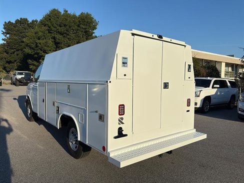 New 2025 Chevrolet Express 3500 w/ Power Convenience Package image 6