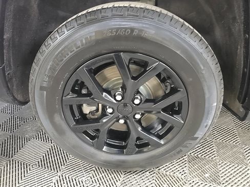 Used 2024 Jeep Grand Cherokee L Laredo image 13