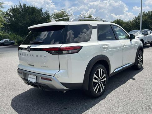 Used 2024 Nissan Pathfinder Platinum w/ Cargo Package FWD image 5