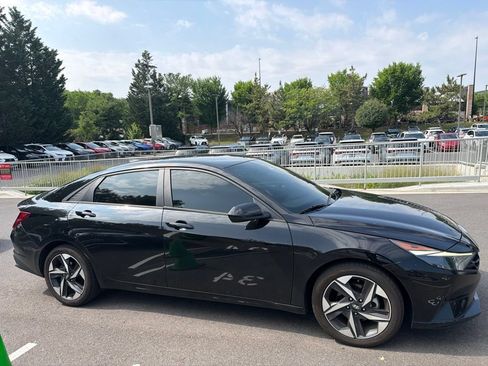 Used 2023 Hyundai Elantra SEL w/ Convenience Package FWD image 8