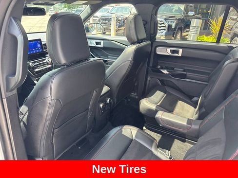 Used 2023 Ford Explorer ST-Line w/ Class IV Trailer Tow Package AWD/4WD image 16