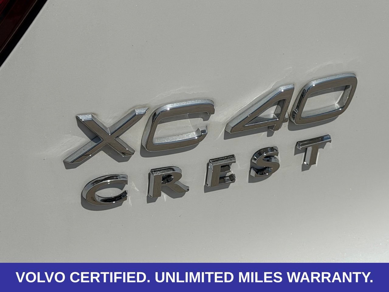 Certified 2024 Volvo XC40 B5 Ultimate AWD/4WD image 11