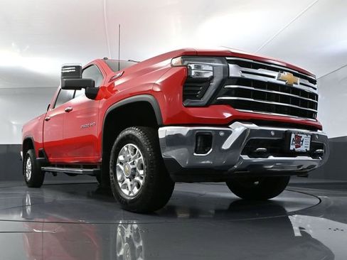 Used 2024 Chevrolet Silverado 2500 LTZ w/ LTZ Plus Package image 59