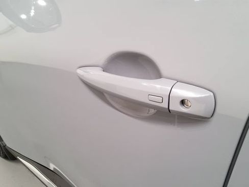 Used 2021 Nissan Rogue SL AWD/4WD image 16