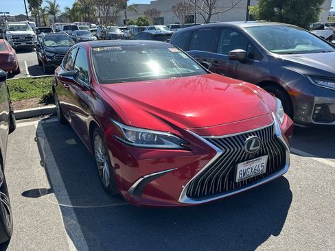 Used 2021 Lexus ES 350 Luxury w/ Accessory Package image 2