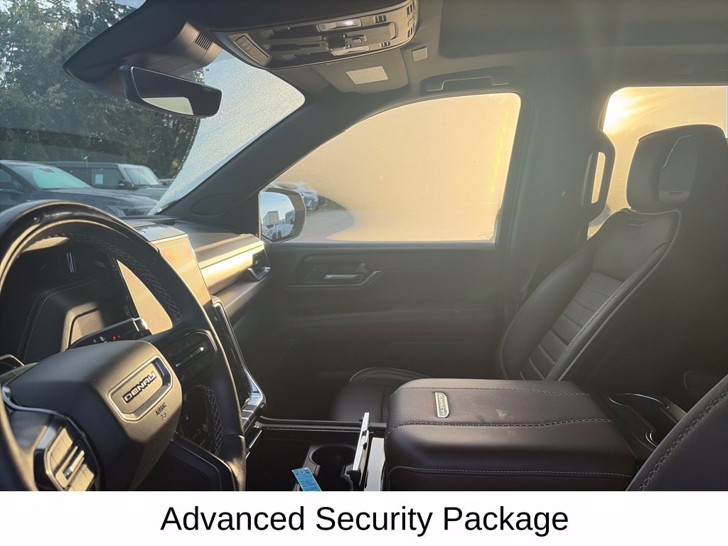 Used 2025 GMC Yukon Denali Ultimate AWD/4WD image 17