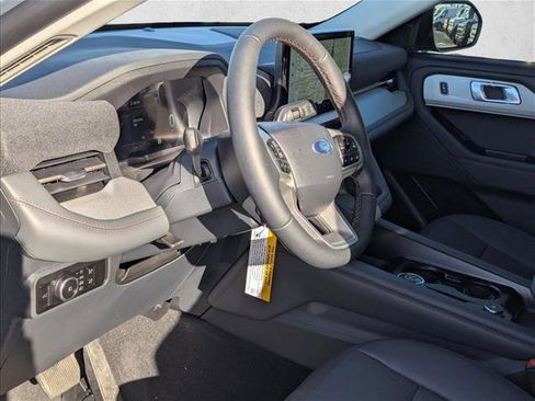 New 2026 Ford Explorer Active w/ Active Comfort Package image 3