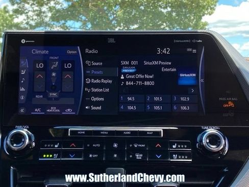 Used 2021 Toyota Highlander Platinum AWD/4WD image 28