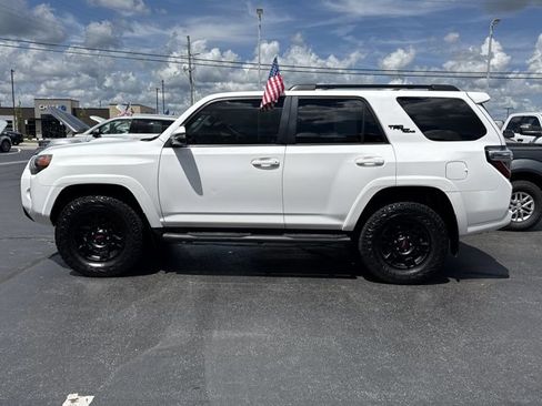 Used 2023 Toyota 4Runner TRD Off-Road Premium w/ Moonroof Package AWD/4WD image 9