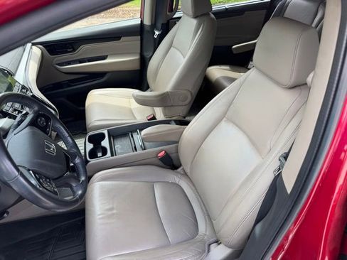 Used 2022 Honda Odyssey Touring image 11