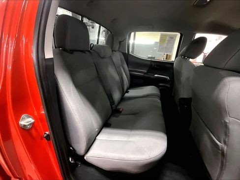 Used 2018 Toyota Tacoma SR5 image 17